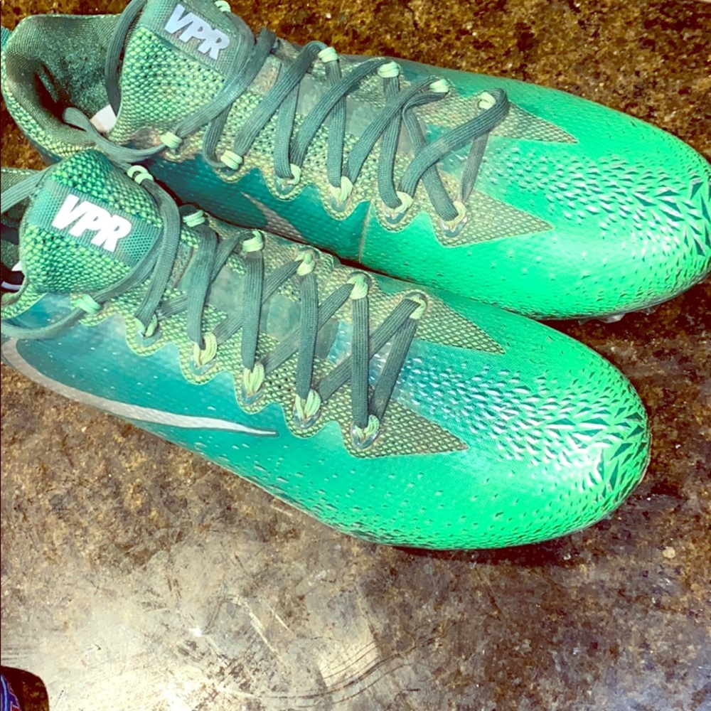 Nike Vapor Max football cleat